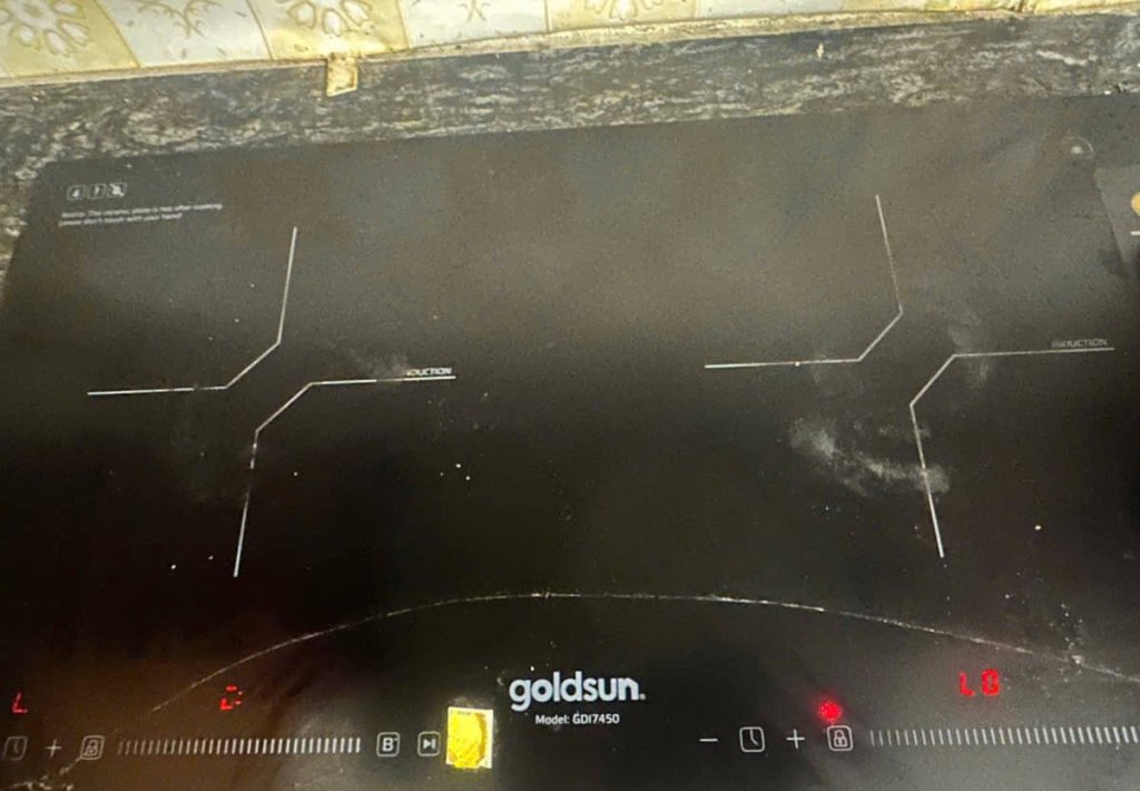 Mạt Kính Bếp Từ Goldsun Bị Nứt Do Tác Động Ngoại Lực