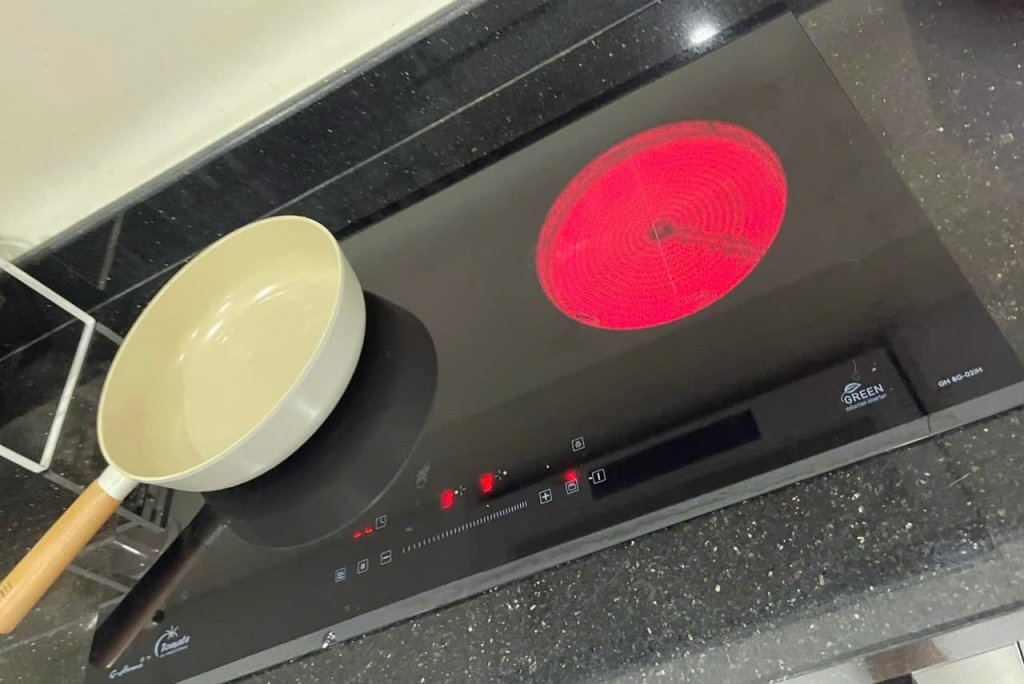 Thay Mặt Kính Bếp Điện Từ Tomate Tại Nhà