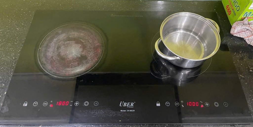 Thay Mặt Kính Bếp Điện Từ Uber Tại Nhà