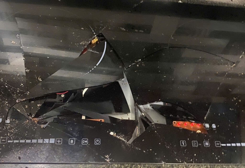 Thay Kính Bếp Từ TPHCM Bị Vỡ Do Tác Động Ngoại Lực