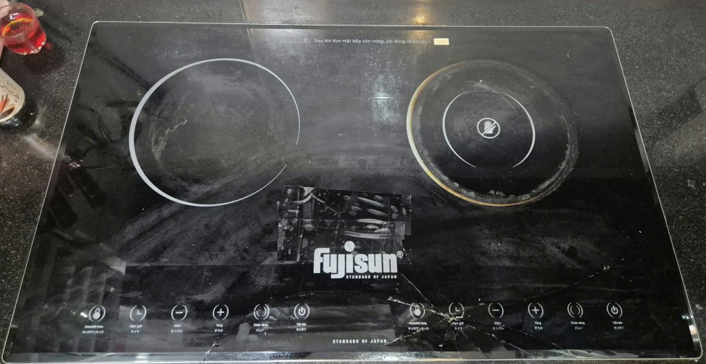 Thay Mặt Kính Bếp Từ Fujisun Bị Vỡ Tại Nhà