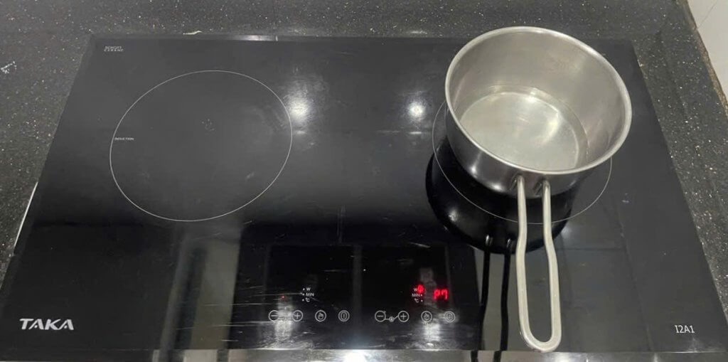 Trung Tâm Bảo Hành Bếp Từ Taka